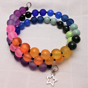 Handmade memory wire bracelet with frosted glass beads no 941